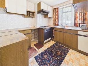 KITCHEN- click for photo gallery